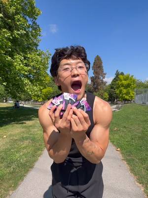 #Ad POV: Your gum has a plot twist  🍬 Starts off sour and then sweet, just like @5Gum ® Evolution — the new sour to sweet berry flavour!
