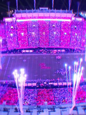 Saturday night let’s get hype 😤 #cfb #olemiss #olemissfootball #secfootball #HottyToddy 
