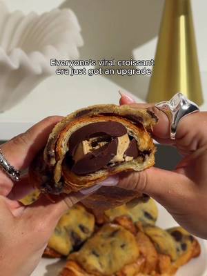 Why choose between a cookie and a croissant when you can have both? #icecreamcroissant #magnumcroissant #crookie