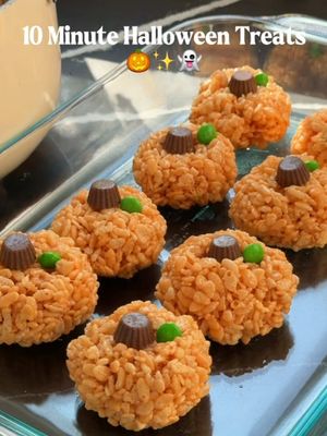The cutest Halloween treat to make with your kiddos! My little secret is adding extra Rice Krispies so they’re not too sticky or marshmallowy. Save this one for your next spooky night in 🎃✨ #HalloweenTreats #ricekrispytreats #halloweendesserts #pumpkindessert #halloweenpartyideas 
