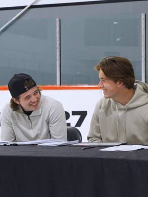 Green skates might’ve given this one away 👀 See if Macklin cracked the case in the full Guess the Pro episode 🔗 Link in bio #NHL27 
