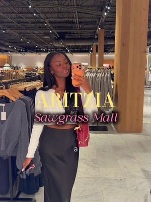 Sawgrass mall finally has an @Aritzia and babyyyyy the SALES!! 😍😍 #aritzia #sawgrassmall