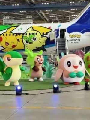 #ピカチュウ とくさタイプのポケモンたちで #ポケダンス ⚡🟢🎶 #ポケモン30周年 を記念して、 #ANA より新たに「ポケモンジェット 緑」が就航✈機体デザインにも注目してね！Pokémon are doing the POKÉDANCE!⚡🟢🎶 To celebrate Pokémon's 30th anniversary, ANA is launching the new "Green Pokémon Jet"!✈Check out the special aircraft design! #Pokémon