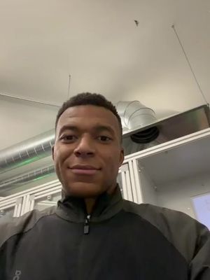 When speed meets spray #kylianmbappé 
