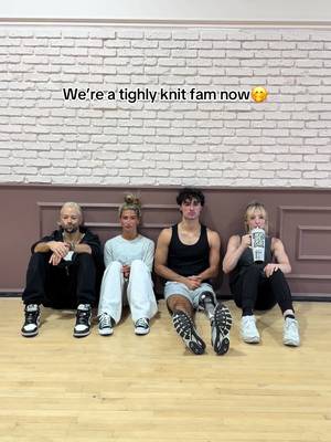 Sharing is caring😜 #dwts @DaniellaKaragach @Amber @Ezra Frech @Dancing with the Stars #DWTS 