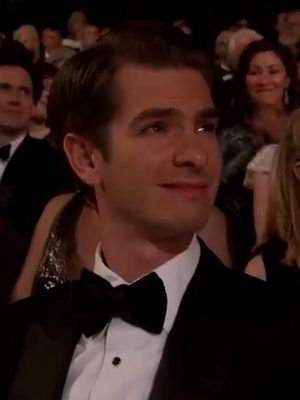 Andrew Garfield and Emma Stone shared a chemistry that felt effortless, both on and off screen. Garfield didn't speak to Stone for a week before filming her death scene. Said it plainly, "you have to pretend like you are dead to me." He lost her in every universe 💔