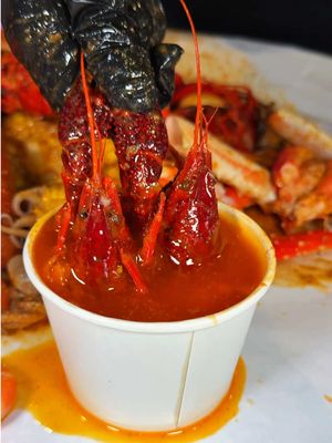 SEAFOOD BOIL night at Raising Claw! 🦀🦞🔥 Saucy, messy, and loaded with all the seafood goodness you’ve been craving! 😮‍💨 🔥 Don’t just scroll and drool—TAG your seafood crew, send them this post, and make Raising Claw your Friday night plan! Who’s ready to dig in? 👀🙌 📍 Raising Claw 13265 Harbor Blvd, Garden Grove, CA 92843  #SeafoodBoil 
