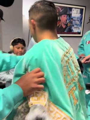 Final hugs, blessings, and robe on. Isaac "Pitbull" Cruz is officially fight-ready. 🇲🇽🥊 #PitbullBravo | Live NOW on DAZN