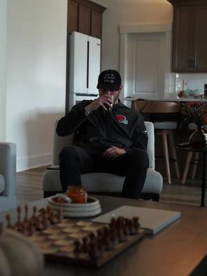 Grown man barking at a tv screen… #asmr #asmrsounds #nflfootball #clevelandbrowns #coffee 