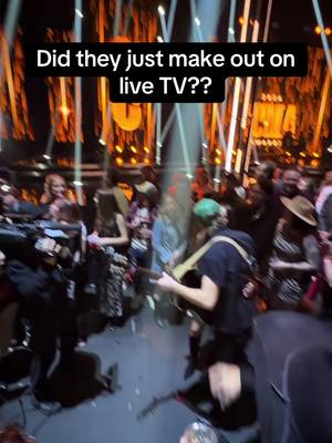 😳