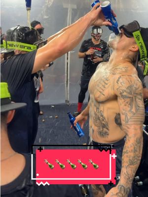 Cheers boys! 🍾 #redsox #MLB #jarrenduran #postseason #celebration 