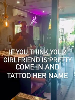 POV: your girlfriend asks you to prove your love 🤣 Don’t worry, our tattoo artist will convince you 👌🏼#tattootok #tattoohumor #couplehumor #tattooartist #Mallorca 