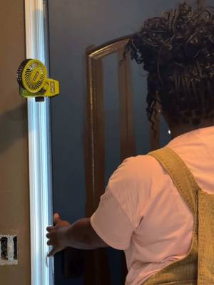 Starting this entryway makeover with a little help from my RYOBI USB Lithium Clamp Fan! It’s the perfect little helper to keep air moving while I bring this space to life with BEHR Smokey Cream and Classic Bronze. A fresh color palette + a few hardworking @The Home Depot finds = the perfect match!  #homedepotpartner #THDPerfectMatch