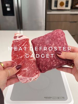 Amazon kitchen gadget🥩 The fastest way to defrost your meat! It comes with a 10-40 minute timer that you can set depending on the thickness of the meat. #amazonfinds #asmr #food #gadgets  #fyp 