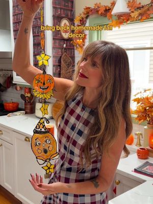 #ad Made from trash, btw!! I saved up old strawberry containers and cardboard, and made homemade fall decor using my favorite @Sharpie Creative Markers! I love how they work on so many surfaces, and i love how my home feels handmade now! They are also now available in the Warm Tones color set to add to your collection. #Sharpie_Partner