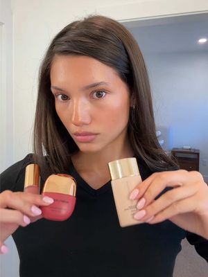 a toasty glowy makeup look using @nudebynature available at @Walmart #nbnpartner #nothingcleanerthannude 