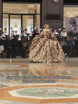 Our renaissance princess #gigihadid hands handkerchiefs to Miuccia Prada and #donatellaversace at #VogueWorld Milano. Tap the link in our bio for every moment you may have missed.