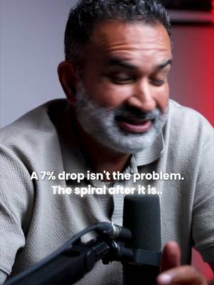 The real reason traders keep losing money Every dip doesn’t mean the trade is over, but panic can make it feel that way. When the price falls, traders often stop following the plan and start following their fear. The market will always move. The advantage comes from staying steady enough to make a clear decision. This is not financial advice. #StockMarket #TradingTips #TradingMindset