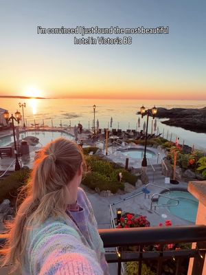 This place was heaven! Mineral hot pools right on the ocean, the cosiest beds and the yummiest poke bowls! I already want to go back.  The @oakbaybeachhotel was everything I was hoping for and more!  Now I just need to go back with Dave because he missed out this time.  Does this look like your sort of hotel?  #victoriabc #victoriahotels #britishcolumbiacanada 
