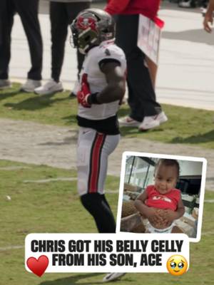 Introducing the belly celly, compliments of Ace Godwin ♥️ 🔜 MINvsTB Sept. 27 @ 4:05 p.m. ET on FOX #chrisgodwin #father #son #family #celebration