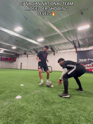 A technical passing drill with Jonathan Osorio, where every touch has a purpose. The standard is in the details: body position, timing, and the weight of the pass. 📲 Contact us: 📞 +1 (437) 475‑5368 🌐 AbsoluteFootballTraining.com 📧 info@absolutefootballtraining.com 📩 DM us @absolutefootballtraining & @coachabz_ #canadasoccer #torontofc #TechnicalTraining #onetouchpassing #mlssoccer 