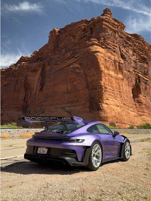 Beginner′s guide: how to impress us. 💜 📼IG @pol__media @jkelner | 911 GT3 RS (WLTP): Fuel consumption combined: 13.2 l/100 km; CO₂ emissions combined: 299 g/km; CO₂ class: G; Status 09/2026