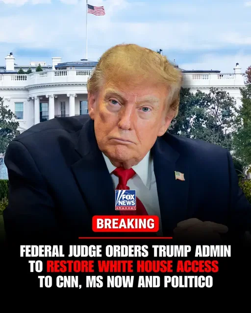 BREAKING: A federal judge blocked President Trump’s White House ban on CNN, MS NOW, and Politico, ordering the administration to immediately restore the outlets’ press credentials. U.S. District Judge Timothy Kelly issued a temporary restraining order requiring officials to “immediately return, reinstate, and restore” the hard passes while the legal fight continues. The order remains in effect for 14 days. Trump announced the ban last week after accusing the three outlets of reporting “fiction and lies.”