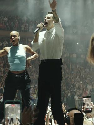 Harry Styles is back in NYC. See how Amex Card Member early access and perks bring fans closer to the music.