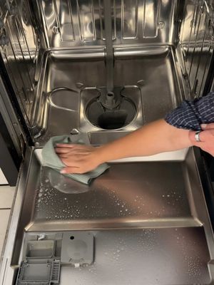 Let’s chat and deep clean together! How to make your home smell great. 