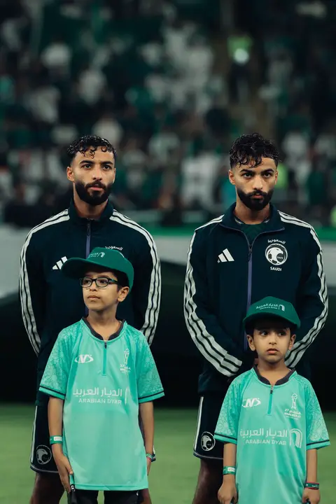 صالح ومحمد.. لأول مرة تجمعهما مباراة رسمية معًا بقميص الأخضر ✨ #هذا_الأخضر #خليجي27 