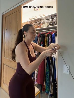 one section at a time ✨💅🏻👢#homeorganization #homeorganizationhacks #shoestorage 