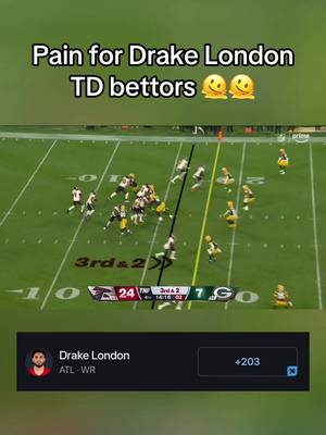 Two blown chances for Drake London was tough 🫠 #nfl #footballtiktok #atlantafalcons 