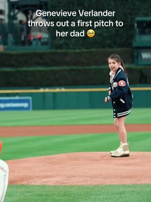 Just like her dad 🧡 #JustinVerlander #Tigers #MLB 