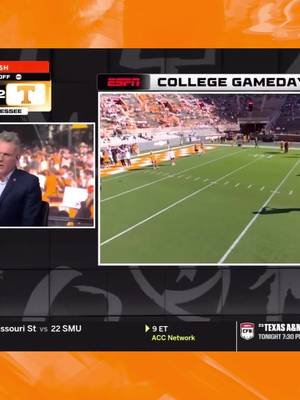 "Let's let it rip." 😤 🎯 Josh Heupel hits the crossbar for $100k to charity on College GameDay!