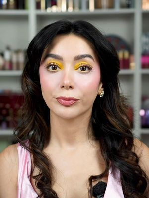 تعارف نداریم.  lipgloss by @Bobbi Brown  Eyeshadow by @ColourPop Cosmetics  Dress by @Oh Polly 
