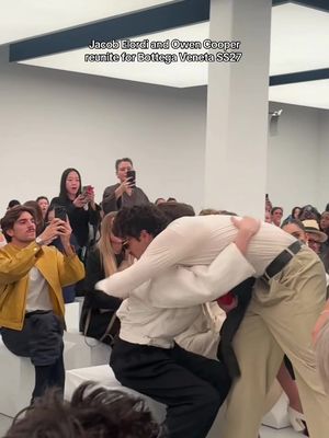 Love to see #JacobElordi and #OwenCooper reuniting in Milan. 😌 Video: Hypebae  #bottegaveneta #celebrity #bottega 