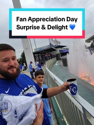 Nothing like a lil surprise and delight on Fan Appreciation Day. 💙 #kcroyals #MLB #giveaway #autograph 