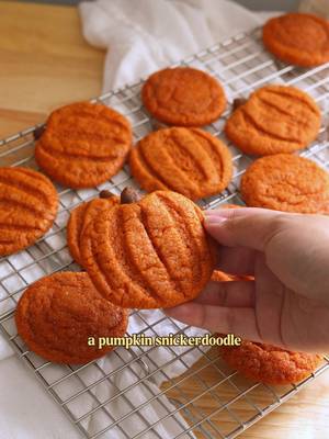 pumpkin snickerdoodles!!! decorated as jack o lantern cookies!!! recipe is up on bitesbybianca.com, or you can google “Bites by Bianca pumpkin snickerdoodles”  #BitesByBianca #PumpkinCookies #NYCCreator 