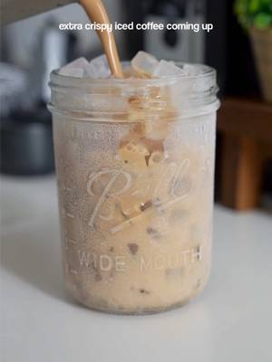 extra crispy iced latte coming up 🧊✨ #fyp #homecafe #viral #coffee #foryou 