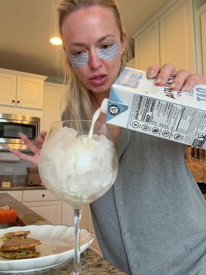 I freaked myself out- I didn't even think about that before I said it! #sunday #icedcoffee #CityTasteTest 