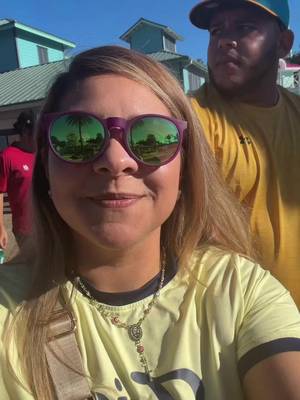 POV: llevas a tu toddler a SeaWorld Orlando 🐬🐧🦈💦 Entre flamingos, rayas, delfines, pingüinos, sharks y Plaza Sésamo… ¡terminamos agotados pero felices! 😂❤️ Antarctica fue definitivamente una experiencia diferente 🥶 y Plaza Sésamo fue perfecta para los más pequeños, con atracciones y splash pad. ¿Irías a SeaWorld con un toddler? 👀 #SeaWorld #ugccreator #momlife #ugccommunity #familytime❤️ 