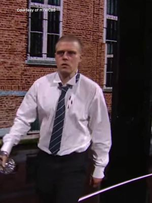 Swedish rapper Yung Lean began his VMAs performance by storming out and smashing a Moon Person award on the ground. Before later ending it by spitting a blue snow cone directly at the camera. #VMAs #YungLean