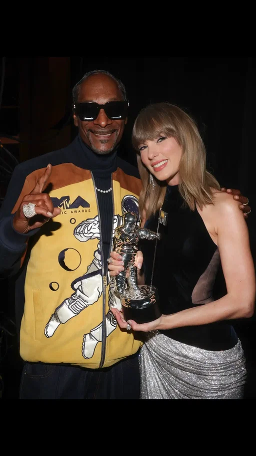 Your 2026 #VMAs host 🤝 Your 2026 VMAs Artist Director Honor 