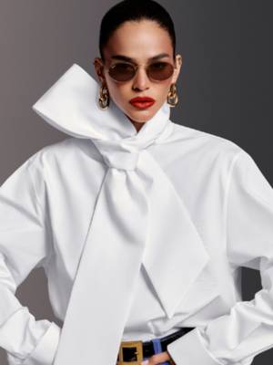 @brunamarquezine x Ray-Ban. Channeling the fearless glamour and the raw intensity of a bygone era, this special selection explores the intersection of culture and creative energy.