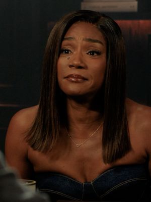 “I was mommy to my mom and to my sisters and brothers.” Tiffany Haddish learned how to grocery shop, cook and care for her family before she was even a teenager. #WereBackNetflix #TiffanyHaddish #BrianWilliams #family @tiffanyhaddish