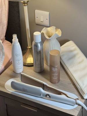 ultimate glossy flicky blowout with @Beauty Works new wide plate straightener 🤍 ad  I’ve been obsessed with the new Beauty Works Wide Plate Straightener! The wider plates cover more hair with every glide for faster, smoother styling, while the tourmaline coated plates distribute heat evenly and help reduce static + flyaways. It also has adjustable heat settings from 80°C–220°C + advanced ionic technology to help smooth the hair cuticle and lock in moisture, leaving hair looking softer, sleeker + polished for longer. finishing with the new Tame Smoothing Crème to tame frizz, control baby hairs + add flexible hold for the ultimate smooth, glossy finish ✨ #beautyworks #hairtutorial #flickyhair #glossyhair #haircare