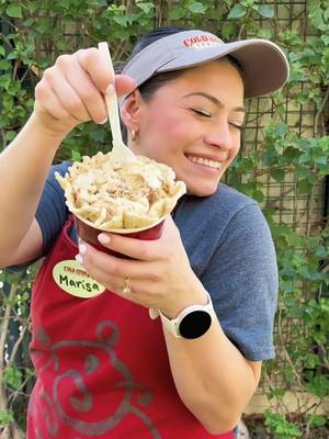 If fall was a treat, this would be it.👏🍦🍪🍂 Watch our Cold Stone® Brand Ambassador make our Crumb and Get It Creation™!   HONEY MAID is a trademark of Mondelēz International group, used under license. #fyp #Foodie #icecreamtok 