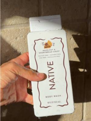 #Ad #NativePartner Enjoying all the scents of fall with Native's Wonder-Fall collection. I'm covered from hand soap to shampoo and deodorant. @Native 