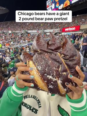 Chicago bears have a giant  2 pound bear paw pretzel soldier field #symonewiththesports #chicagobears #soldierfield #stadiumfood #stadiumeats 