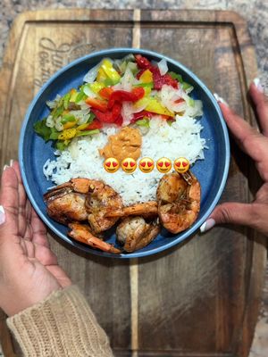 Busy families? Picky eaters? Home cooks? Put that air fryer to work. F Partnering with @Easy Home Meals I’m showing you how easy it is to use frozen favorites to get through the day. Breakfast, lunch, and after-school deliciousness made simple with Ore-Ida, Pictsweet, and Hot Pockets. Make sure to check out EasyHomeMeals.com for more inspo! #easyhomemeals #YourKitchensBFF #airfryerrecipes #familydinner #ad